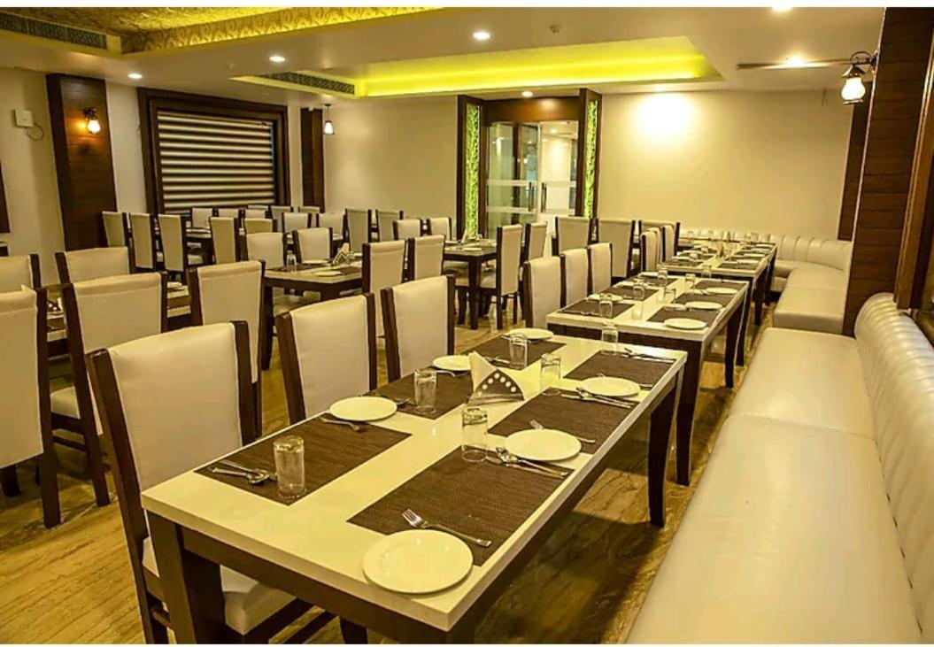 Hotel Agra Grande By Goyal Hoteliers Eksteriør billede